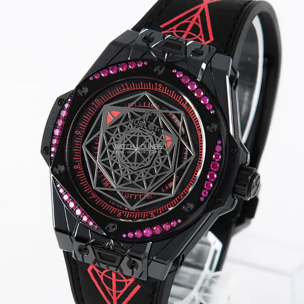 02097_watchlounge_lo_1.jpg