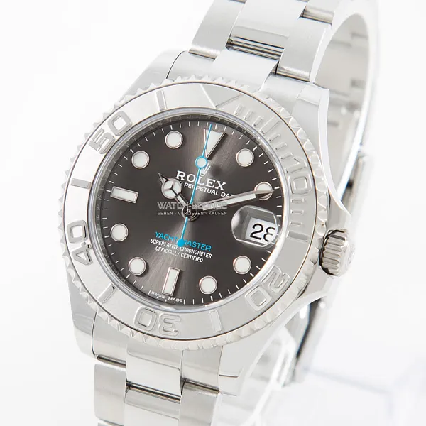 03430_watchlounge_lo_1.jpg