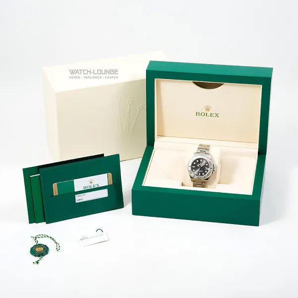 03440_watchlounge_lo.jpg