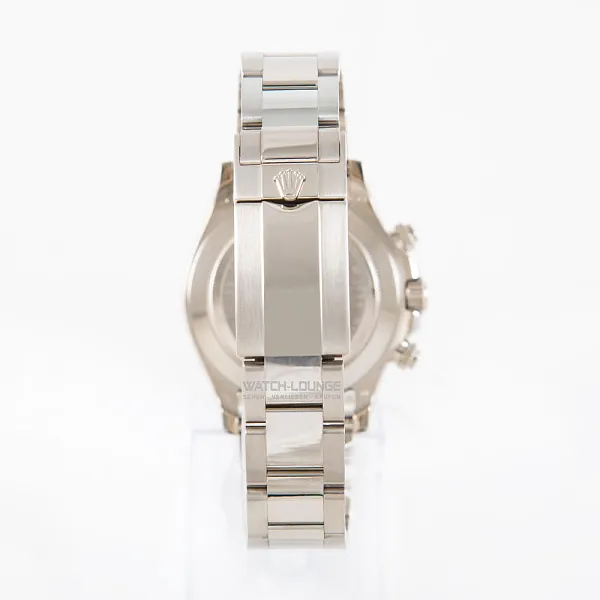 04329_watchlounge_lo.jpg