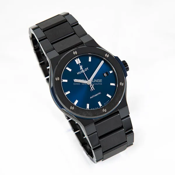04367_watchlounge_lo.jpg