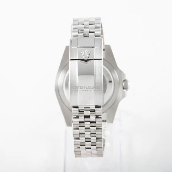 04399_watchlounge_lo.jpg