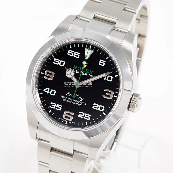 06796_watchlounge_lo_1.jpg
