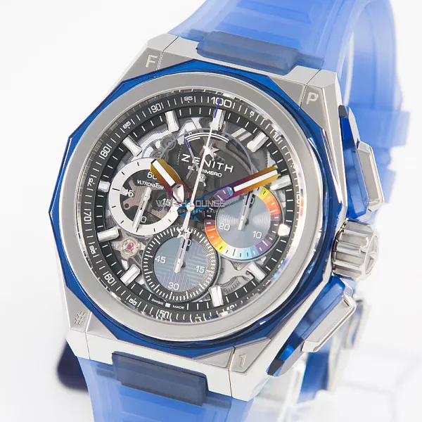07177_watchlounge_lo_1.jpg