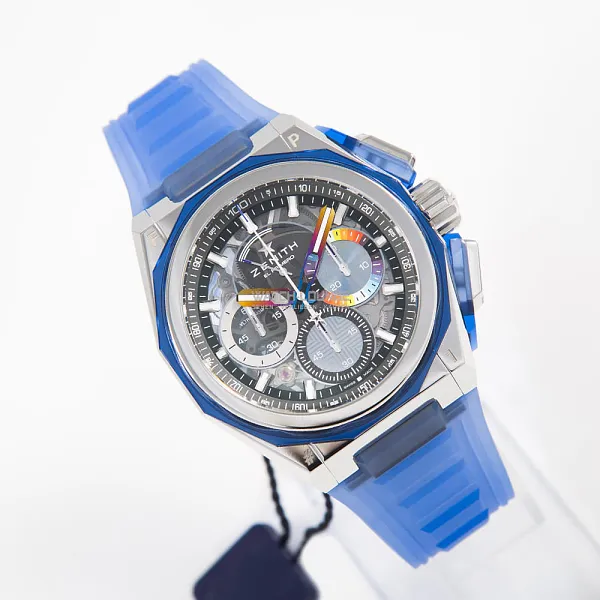 07178_watchlounge_lo.jpg