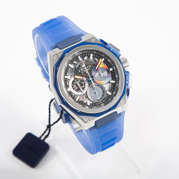 07180_watchlounge_lo.jpg