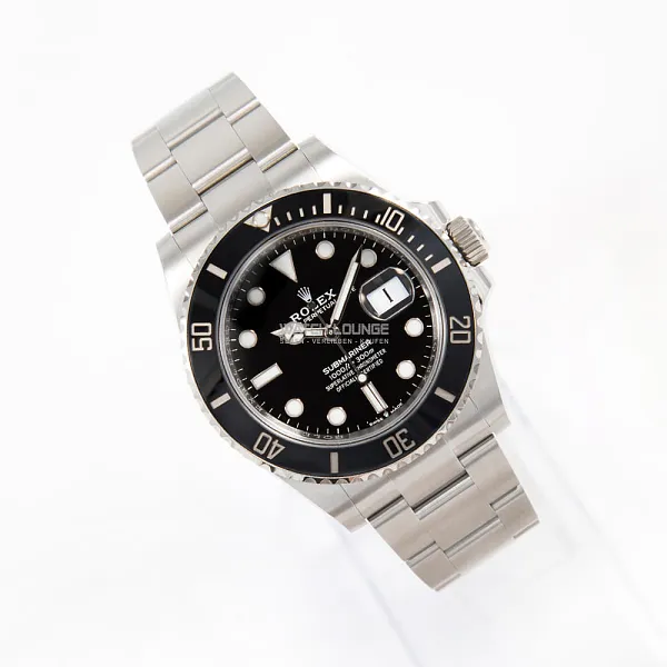 08879_watchlounge_lo_2.jpg