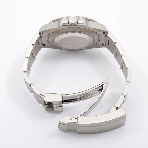 08885_watchlounge_lo_2.jpg