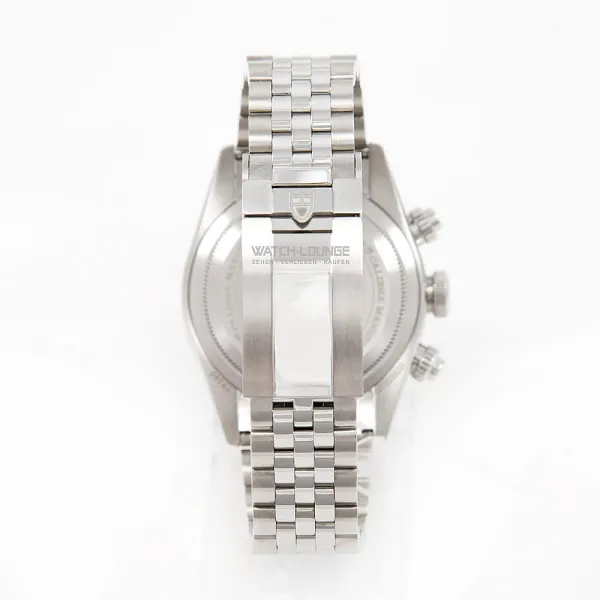 11143_watchlounge_lo.jpg