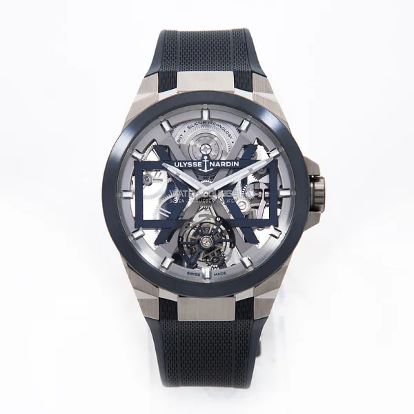 13169_watchlounge_lo.jpg