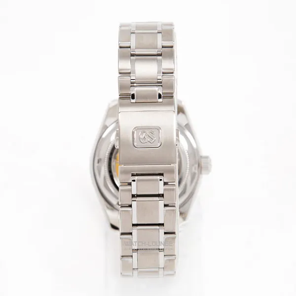 13743_watchlounge_lo.jpg