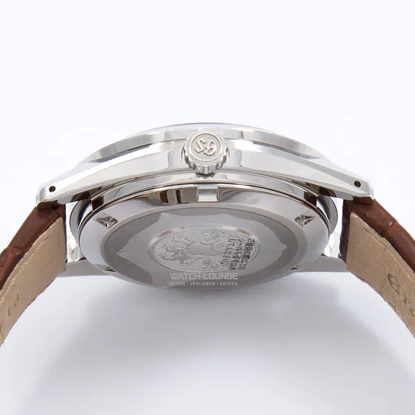 14283_watchlounge_lo.jpg