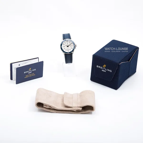 14595_watchlounge_lo.jpg