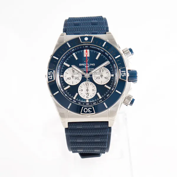 14811_watchlounge_lo.jpg