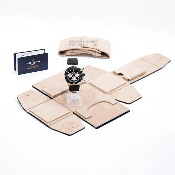 15189_watchlounge_lo.jpg