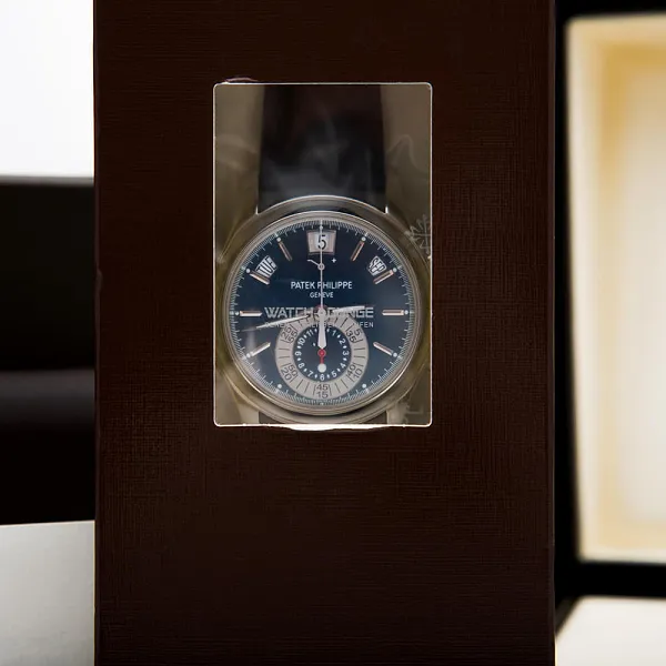 15519_watchlounge_lo.jpg