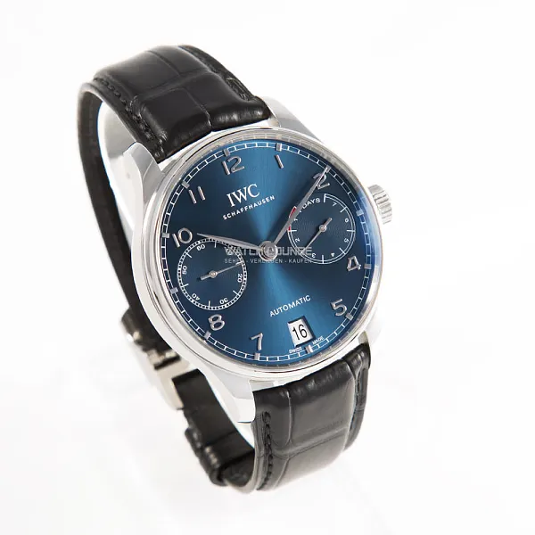 15549_watchlounge_lo.jpg