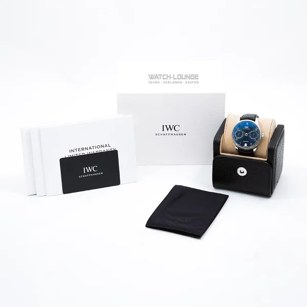 15556_watchlounge_lo.jpg