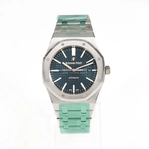 15801_watchlounge_lo.jpg