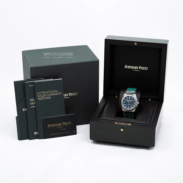 15810_watchlounge_lo.jpg