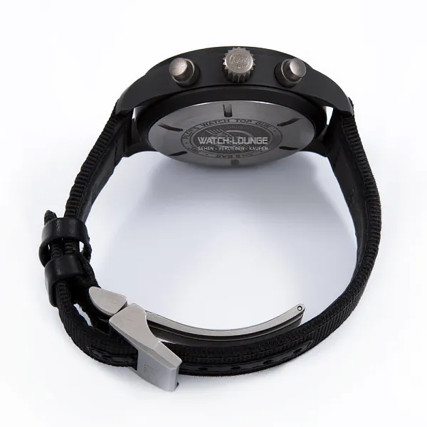 15847_watchlounge_lo.jpg