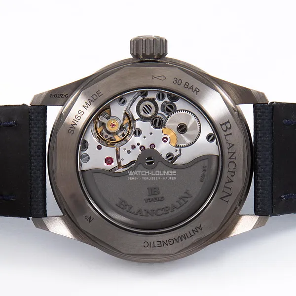 15893_watchlounge_lo.jpg