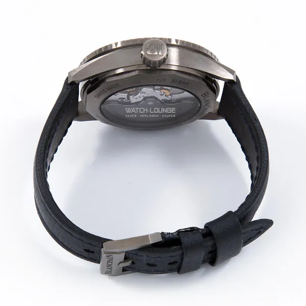 15894_watchlounge_lo.jpg