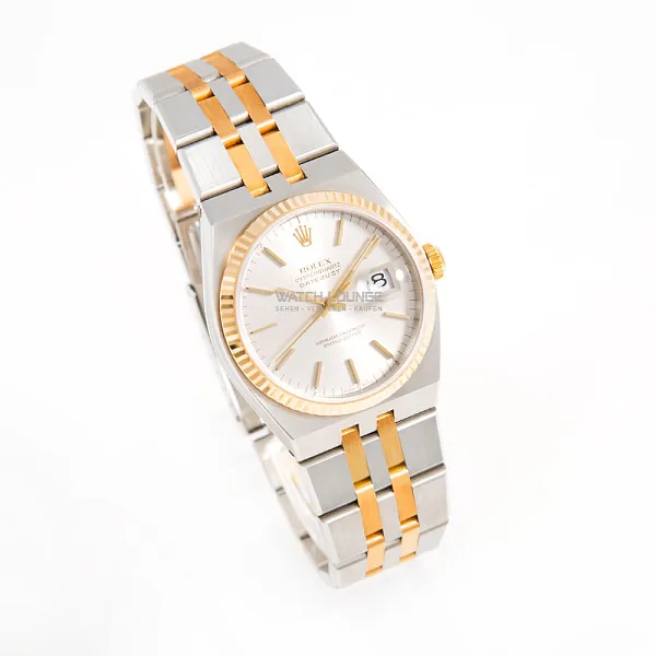 15952_watchlounge_lo.jpg