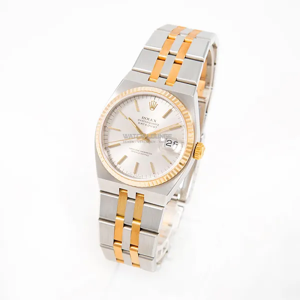 15953_watchlounge_lo.jpg