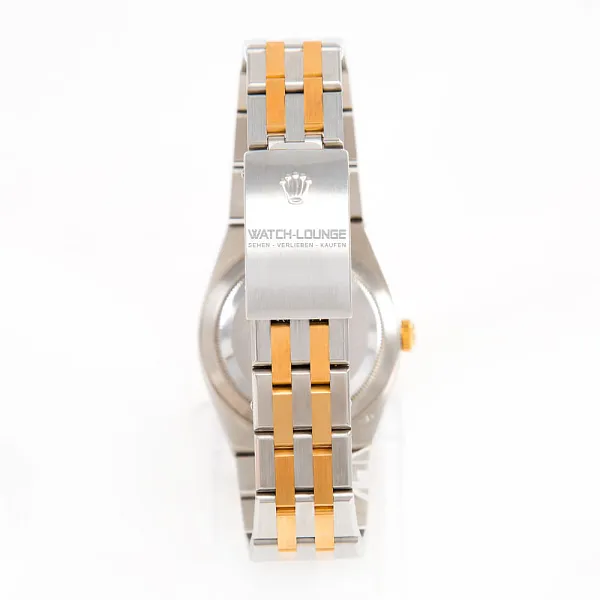 15957_watchlounge_lo.jpg