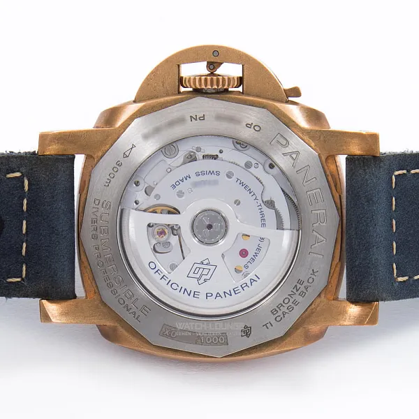 16017_watchlounge_lo.jpg