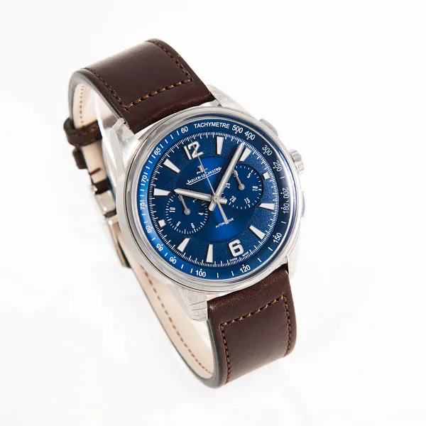 16202_watchlounge.jpg