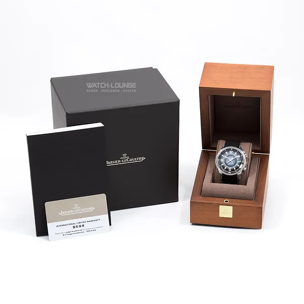 16340_watchlounge_lo.jpg