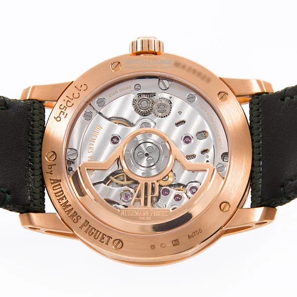 16360_watchlounge_lo.jpg
