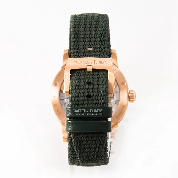 16362_watchlounge_lo.jpg