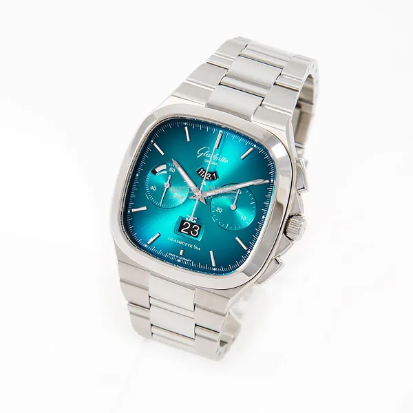 16445_watchlounge_lo.jpg