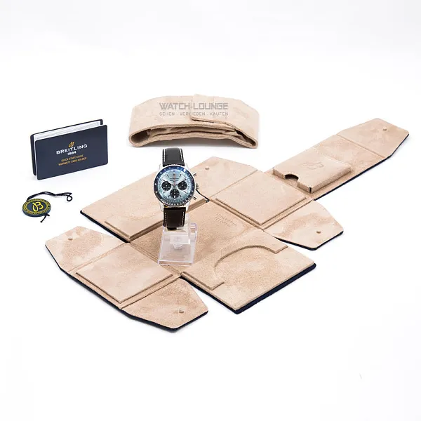 16696_watchlounge_lo.jpg