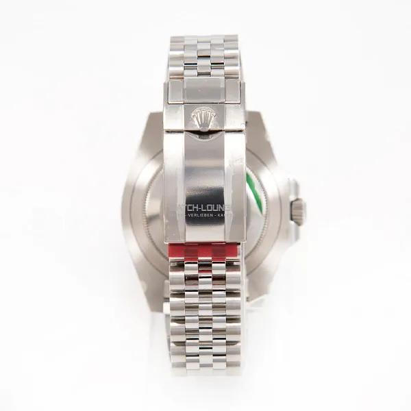 16807_watchlounge_lo.jpg