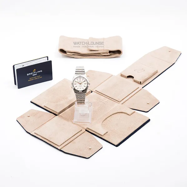 16857_watchlounge_lo.jpg