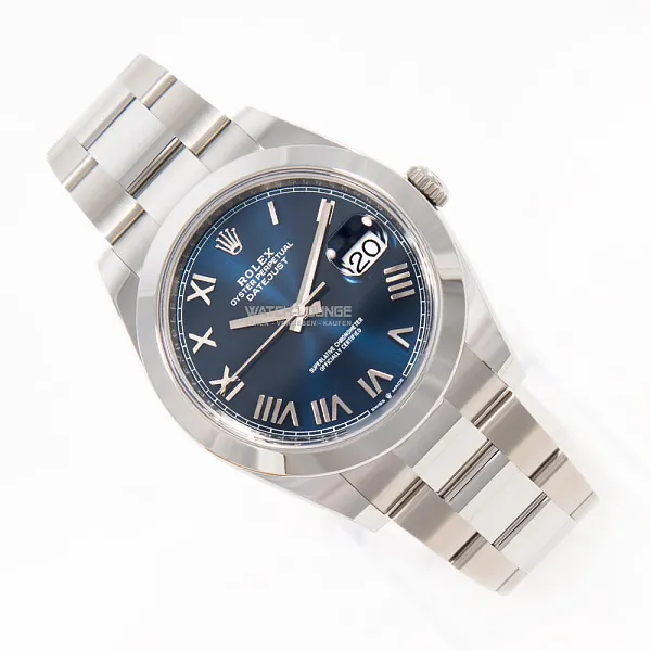 18888_watchlounge_lo.jpg