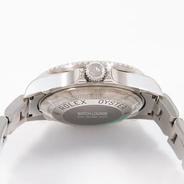 18904_watchlounge_lo.jpg